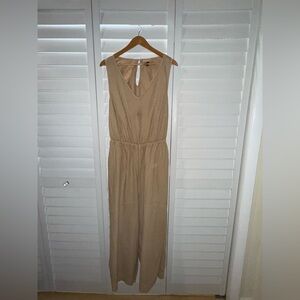 Universal Thread Beige Sleeveless Jumpsuit